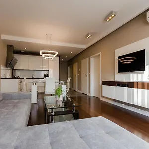 https://old-town-luxury-apartment.krakowhotelspoland.com